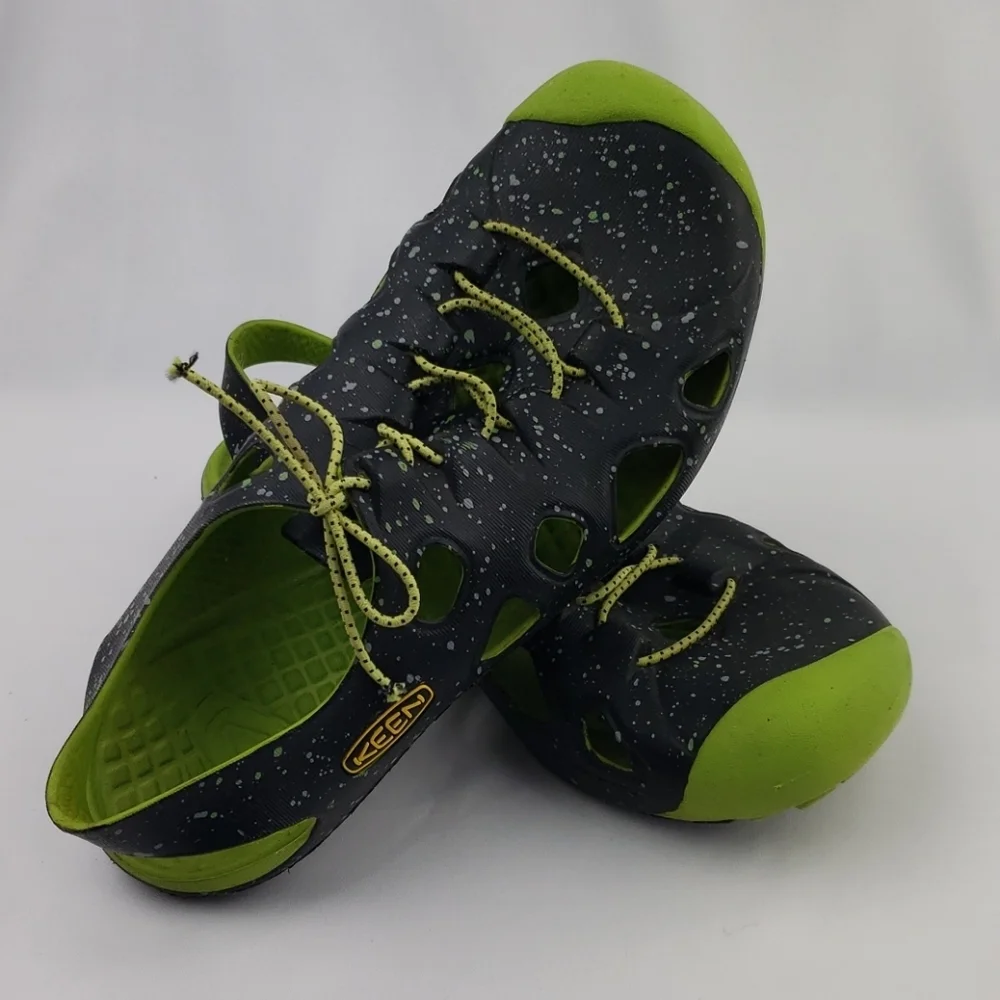 Keen Black/Green Hiking Sandals Size 6